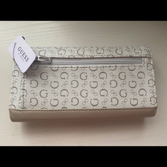 Guess Wallet - Picture 2 of 3
